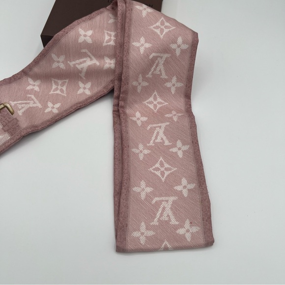 Authentic Louis Vuitton Pink Monogram Scarf❤️ - Picture 3 of 11